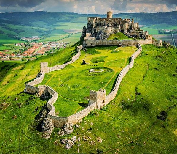 https://i1.wp.com/getyouthebest.com/wp-content/uploads/2019/03/Spi%C5%A1-Castle-Slovakia.jpg?fit=597%2C518&ssl=1
