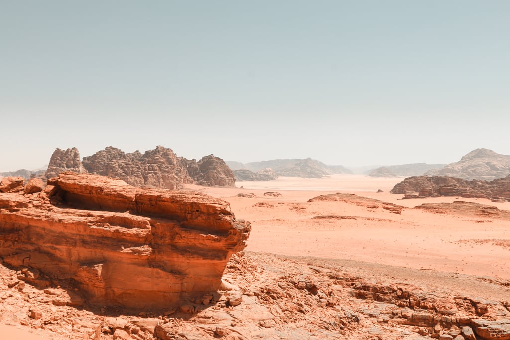 Исследуйте потустороннюю Вади-Рам пустыню